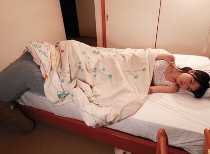 Cháu gái lớn lên, chú thấy body đẹp liền mời chịch