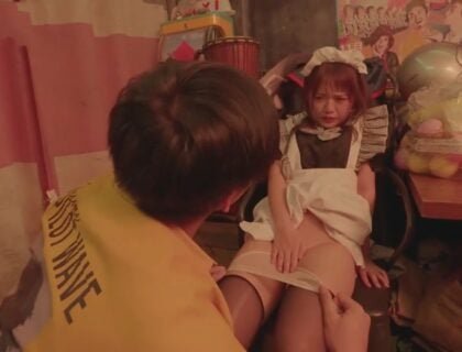 Em xinh bị anh đồng nghiệp phát hiện bí mật làm nghề gái gọi và bị dụ dỗ mỗi đêm